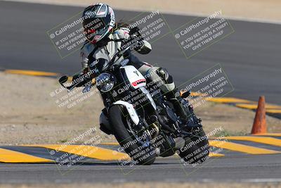 media/Oct-03-2022-Moto Forza (Mon) [[5f077a3730]]/Intermediate Group/Session 2 (Turn 10)/